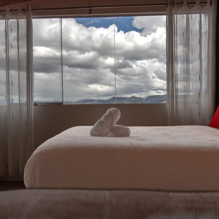 CASA SAPANTIANA, cerca a Sacsayhuaman - Habitación Doble Estándar con vistas a la montaña - 2 camas - 6