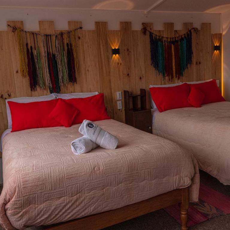 CASA SAPANTIANA, cerca a Sacsayhuaman - Habitación Doble Estándar con vistas a la montaña - 2 camas - 11
