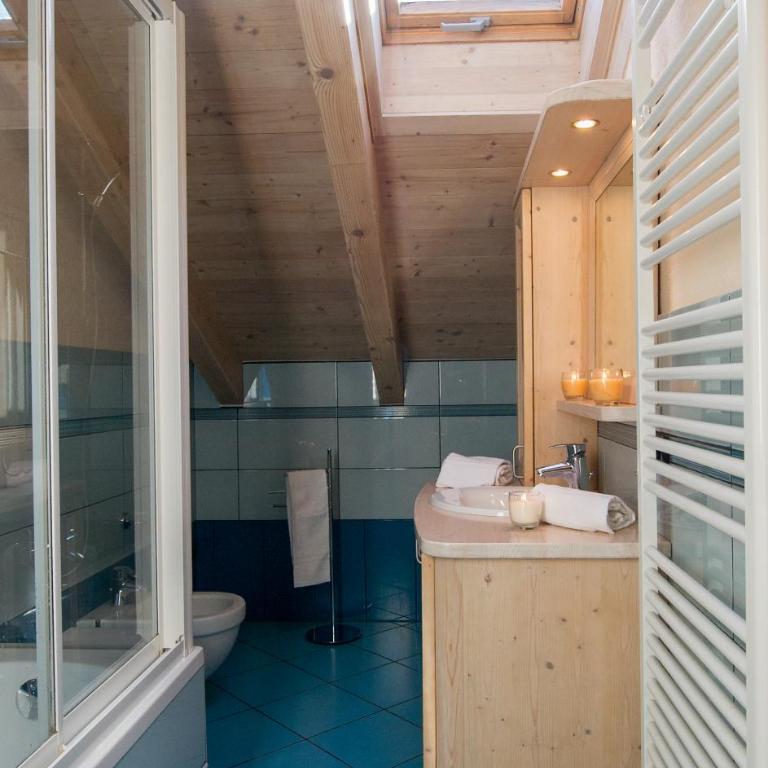 Chalet La Rugiada - Appartamento con 2 Camere da Letto e Balcone - 8