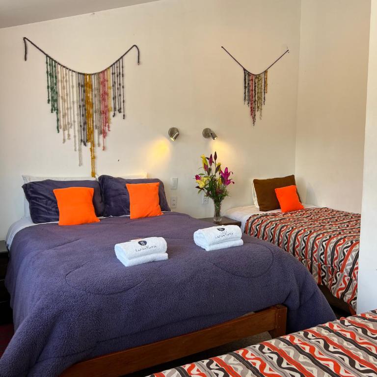 CASA SAPANTIANA, cerca a Sacsayhuaman - Habitación Triple con vistas a la ciudad - 8