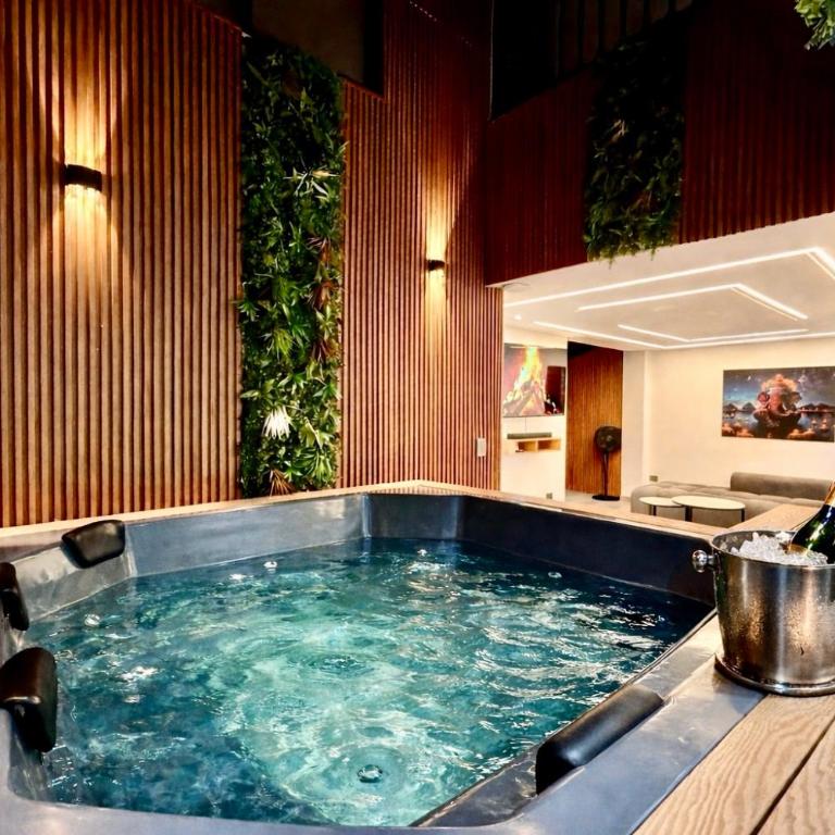 Exclusive house in the Malibu sector - Four-Bedroom House - 2