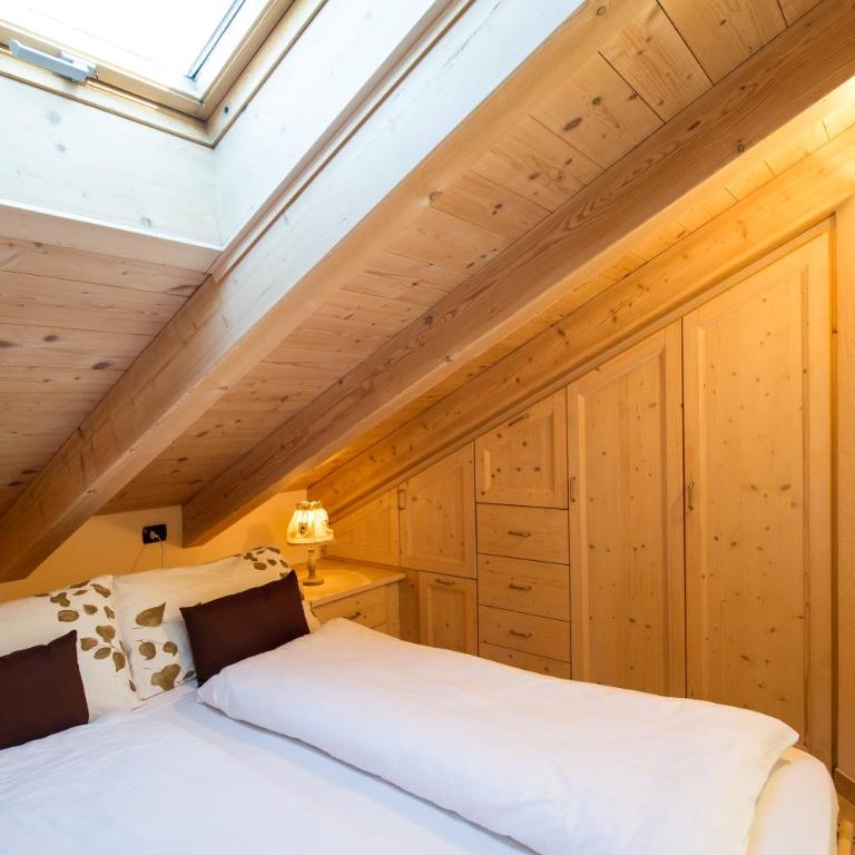 Chalet La Rugiada - Appartamento con 2 Camere da Letto e Balcone - 7