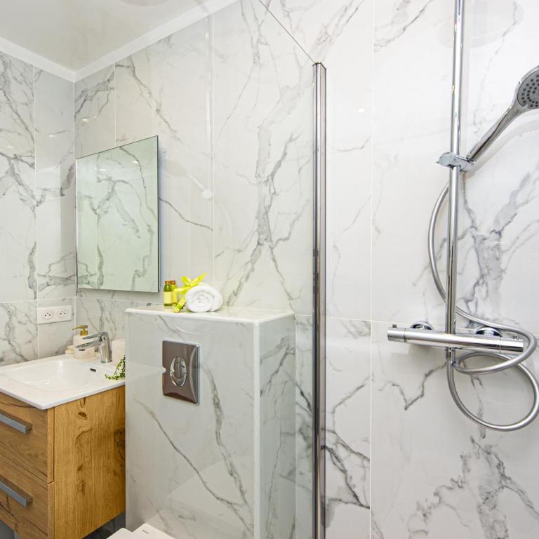 GUYAU II - Somptueux 2pièces-Carré d'Or Menton-Plage 1 minute - One-Bedroom Apartment - 12