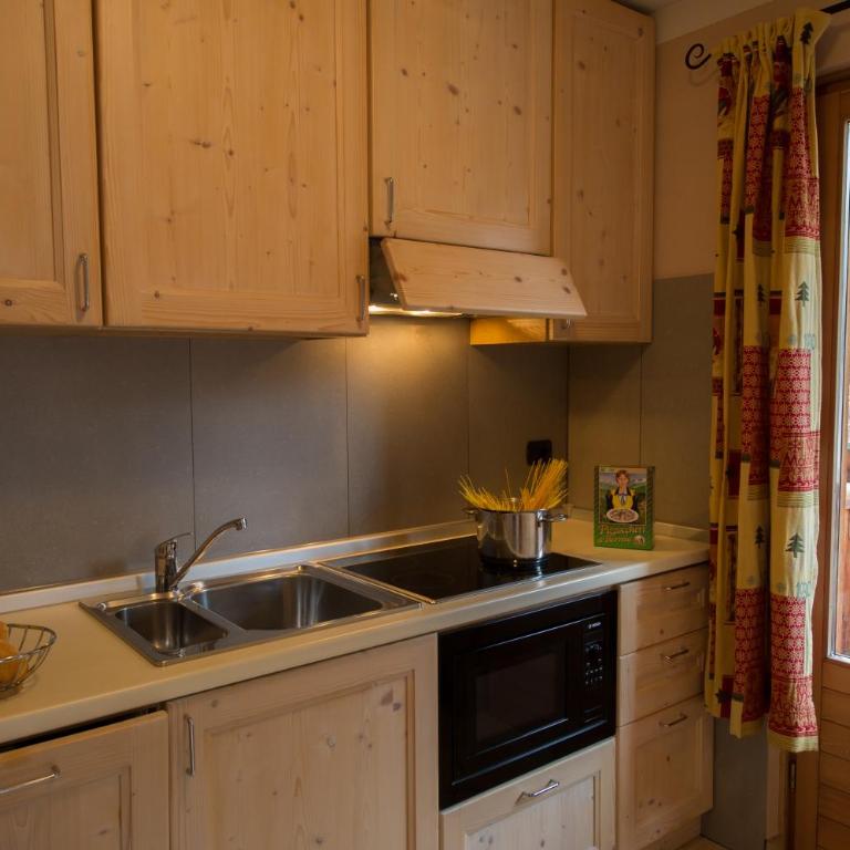 Chalet La Rugiada - Appartamento con 2 Camere da Letto e Balcone - 11