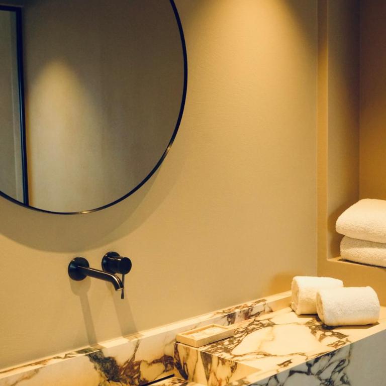 Hôtel Le Versailles - Chambre Double Supérieure - 7