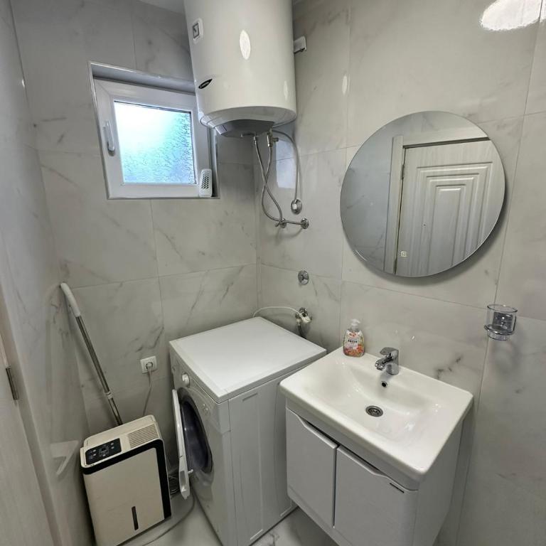 Ani Sea Lux - Two-Bedroom Apartment - 13