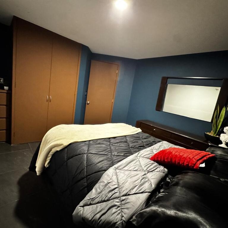 Coyoacán Premium 30 m de Metro Ecobici Wifi - Three-Bedroom Apartment - 24