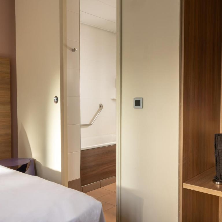 Hôtel de Sévigné - Chambre Supérieure avec Balcon - 4