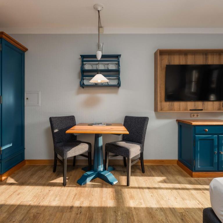 MONDI Appartements am Grundlsee - Doppelzimmer mit Seeblick - 2