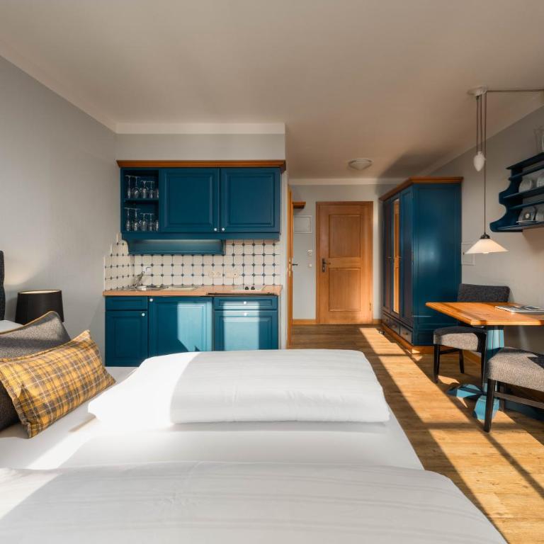 MONDI Appartements am Grundlsee - Doppelzimmer mit Seeblick - 3