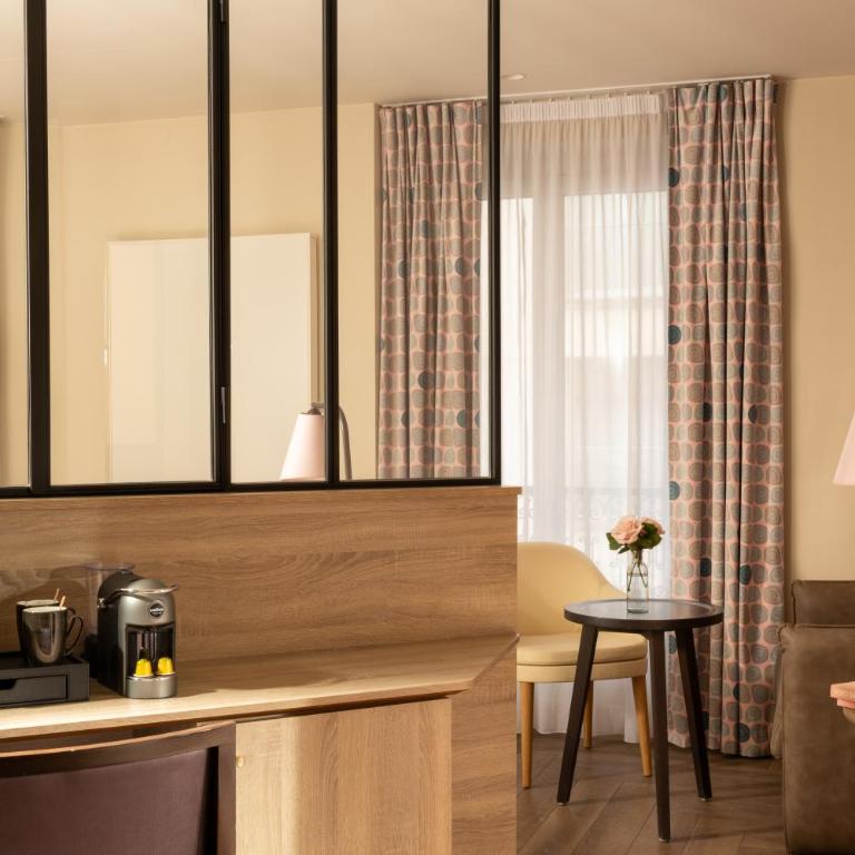 Hôtel de Sévigné - Chambre Triple Deluxe - 4