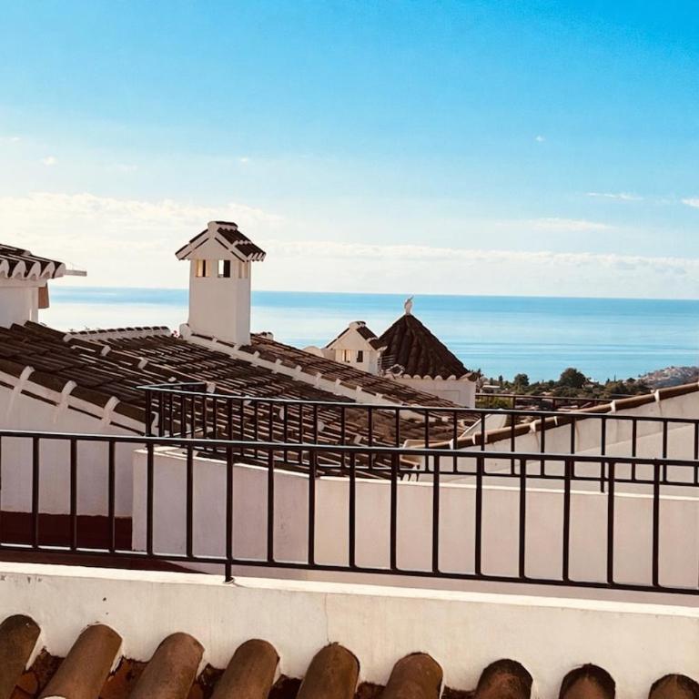 Atico Calma - Apartamento de 2 dormitorios con terraza y vistas al mar - 1