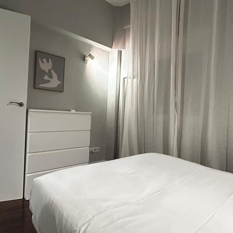 Apartamentos Chueca 6 - One-Bedroom Apartment with City View - 9