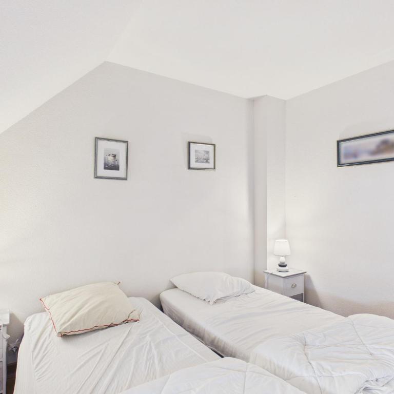 Maison en pierre à 350m de la plage pour 4 - Maison de Vacances - 12