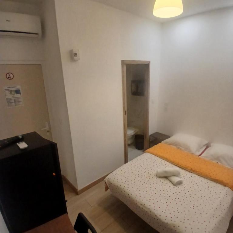 hôtel des reformés - Chambre Double avec Salle de Bains Privative - 3