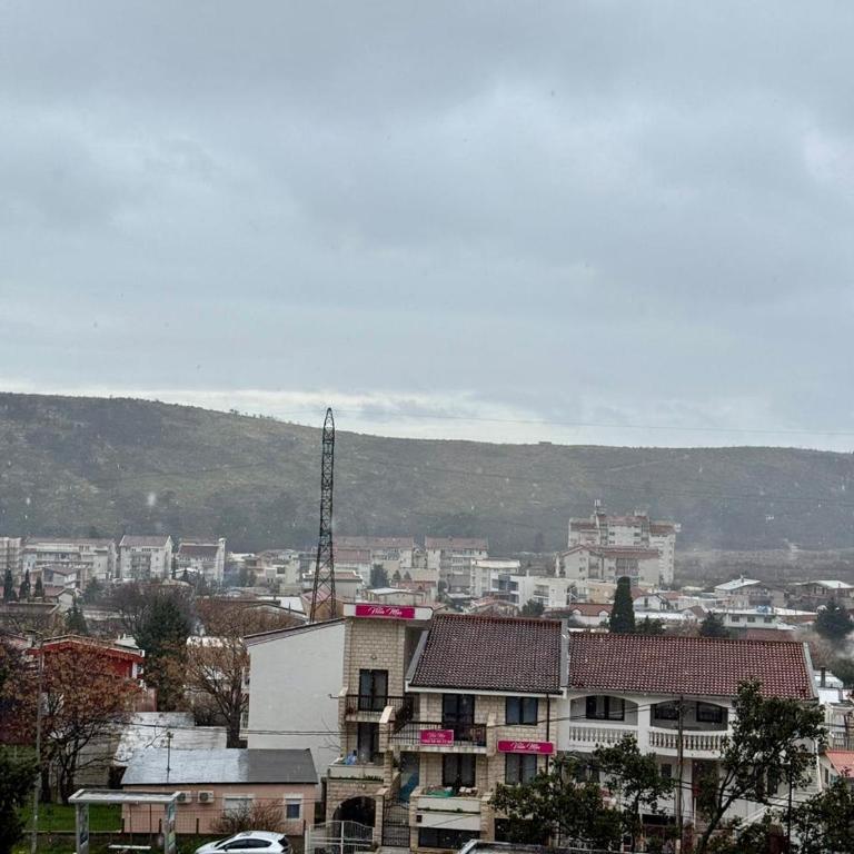 Sutomore 3-bedroom apartment - Three-Bedroom Apartment - High Floor - 11