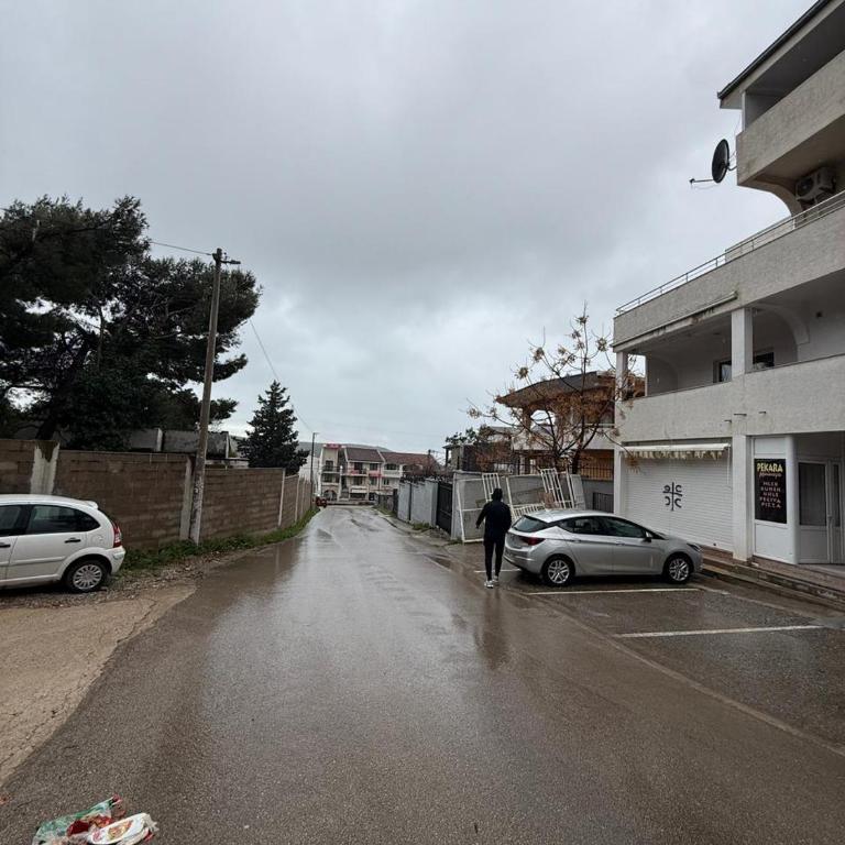 Sutomore 3-bedroom apartment - Three-Bedroom Apartment - High Floor - 15