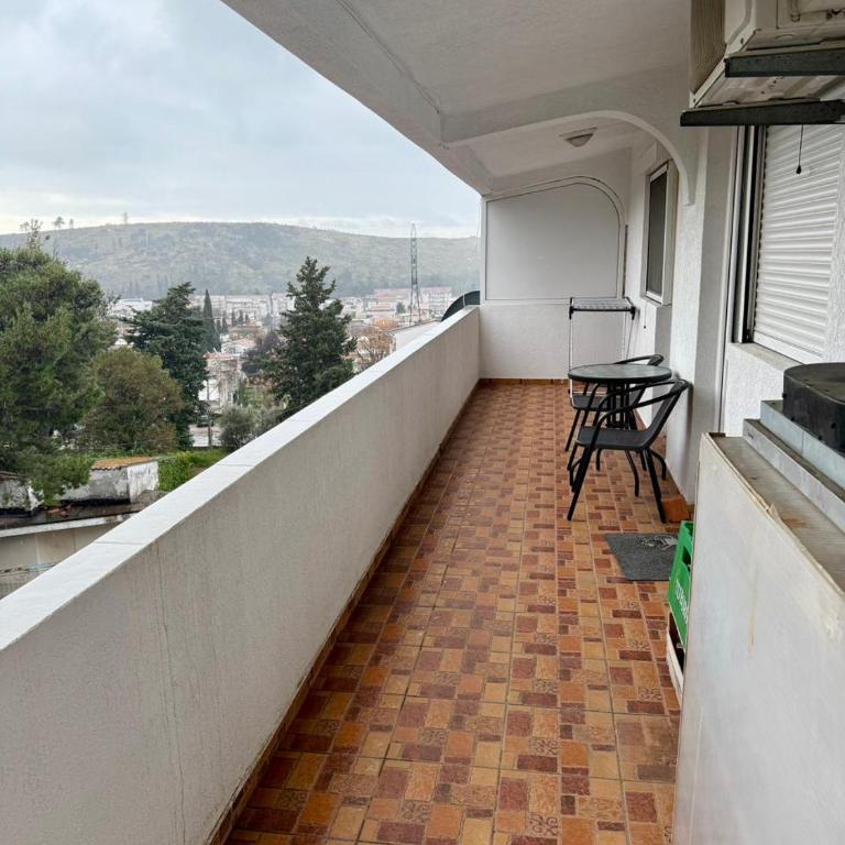 Sutomore 3-bedroom apartment - Three-Bedroom Apartment - High Floor - 13