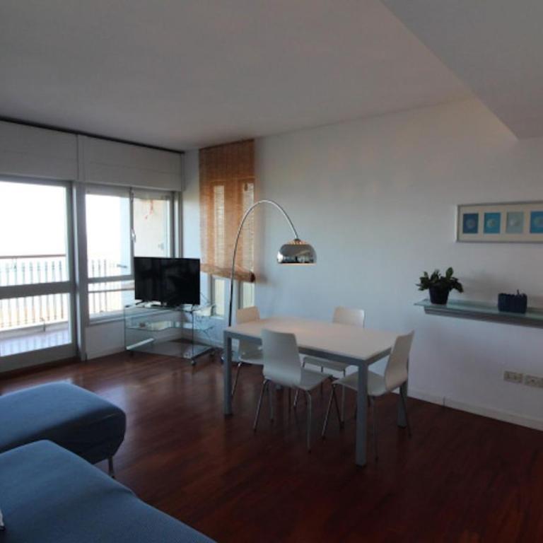 Spacious apartment with sea view - Apartment - 9