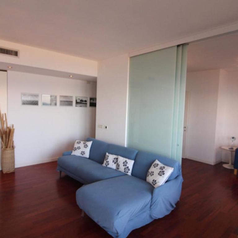 Spacious apartment with sea view - Apartment - 10