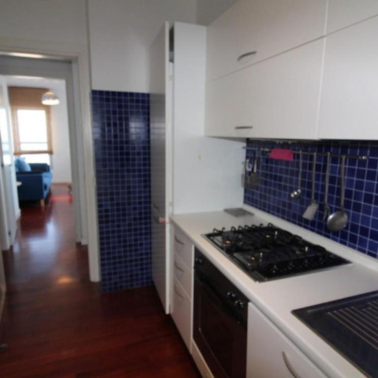Spacious apartment with sea view - Apartment - 8