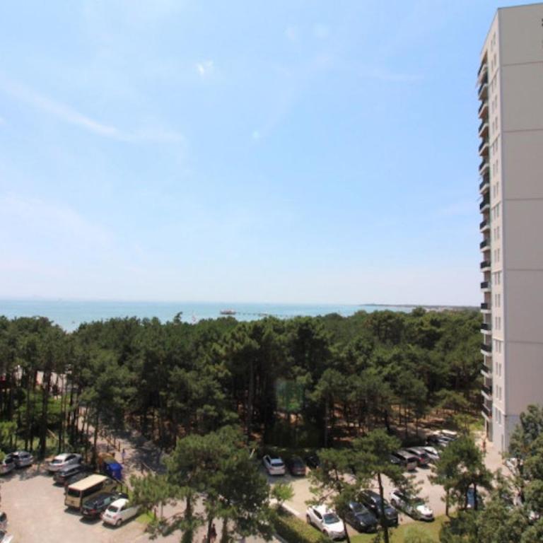 Spacious apartment with sea view - Apartment - 18