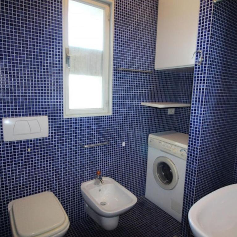 Spacious apartment with sea view - Apartment - 17