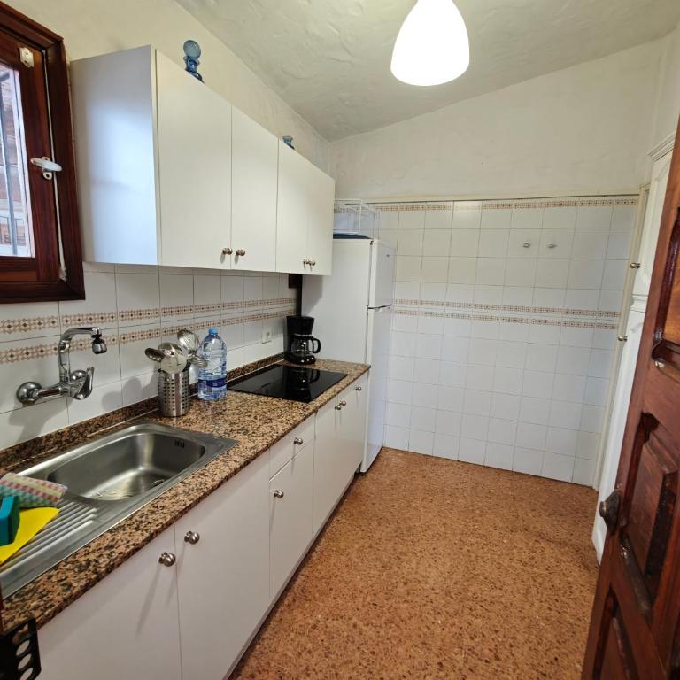 lovely bungalow with parking - Casa de 2 dormitorios - 24