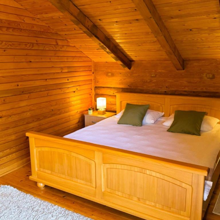 Pine River Dobrenica - Three-Bedroom Chalet - 23