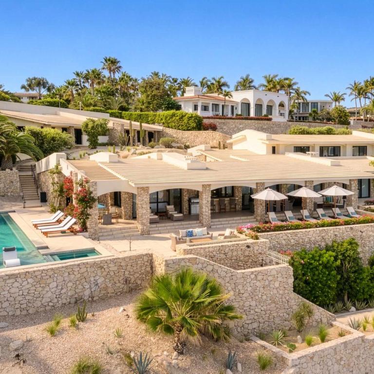 Oceanfront Villa with Pool, Hot Tub, Fireplace & BBQ - Villa - Beach Front - 20