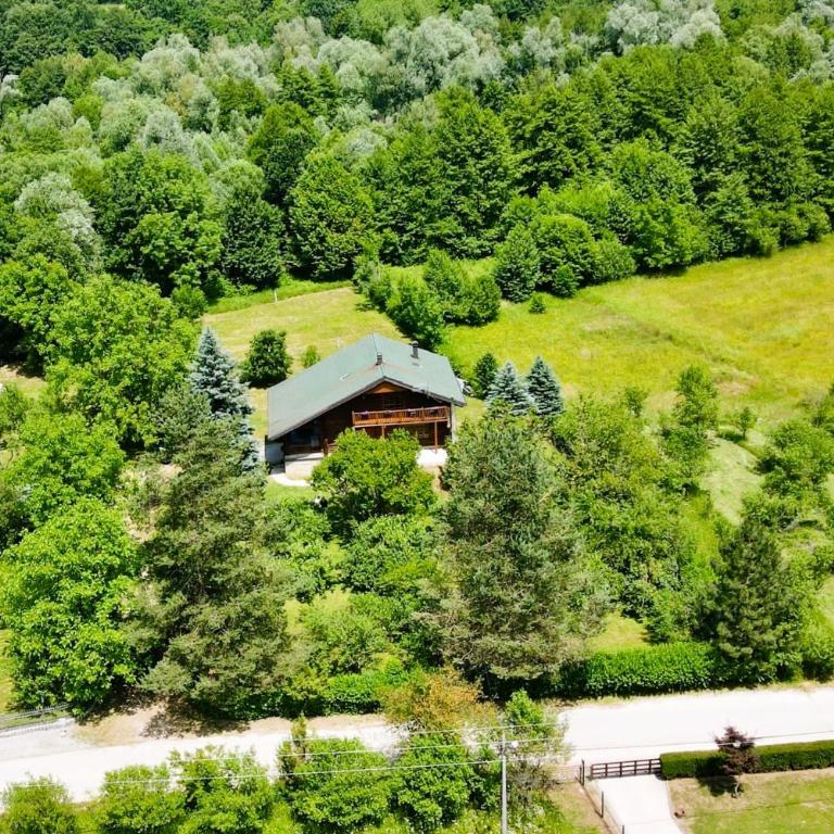 Pine River Dobrenica - Three-Bedroom Chalet - 53