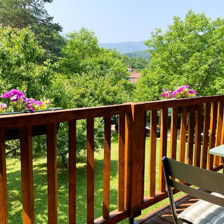 Pine River Dobrenica - Three-Bedroom Chalet - 25