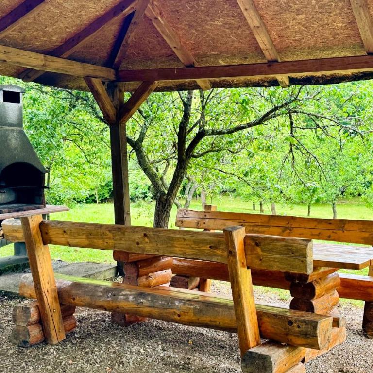 Pine River Dobrenica - Three-Bedroom Chalet - 36