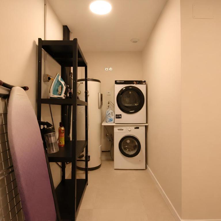 Luxury and modern 3 Bedroom townhouse walking distance to the beach! - Casa - 15