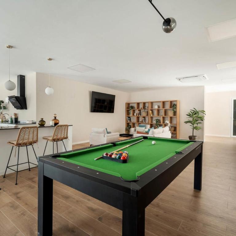 Luxury and modern 3 Bedroom townhouse walking distance to the beach! - Casa - 21