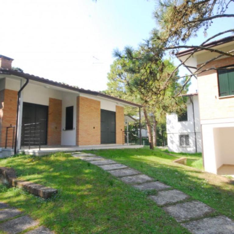 Green retreat near the beach - Villa - 13