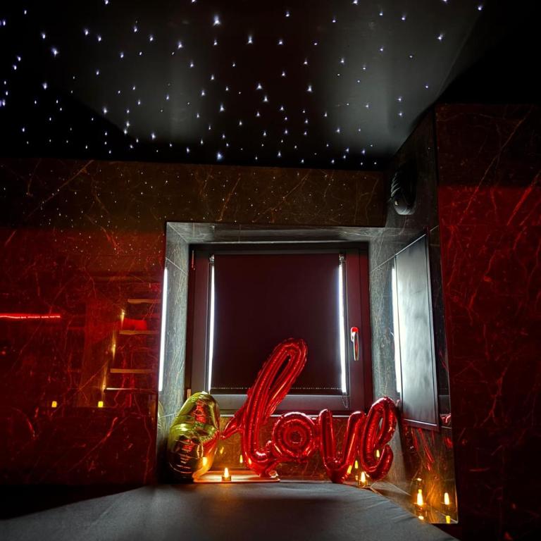 Suite romantique avec jaccuzzi - proche des lacs - La secrète room - Maison 1 Chambre - 34