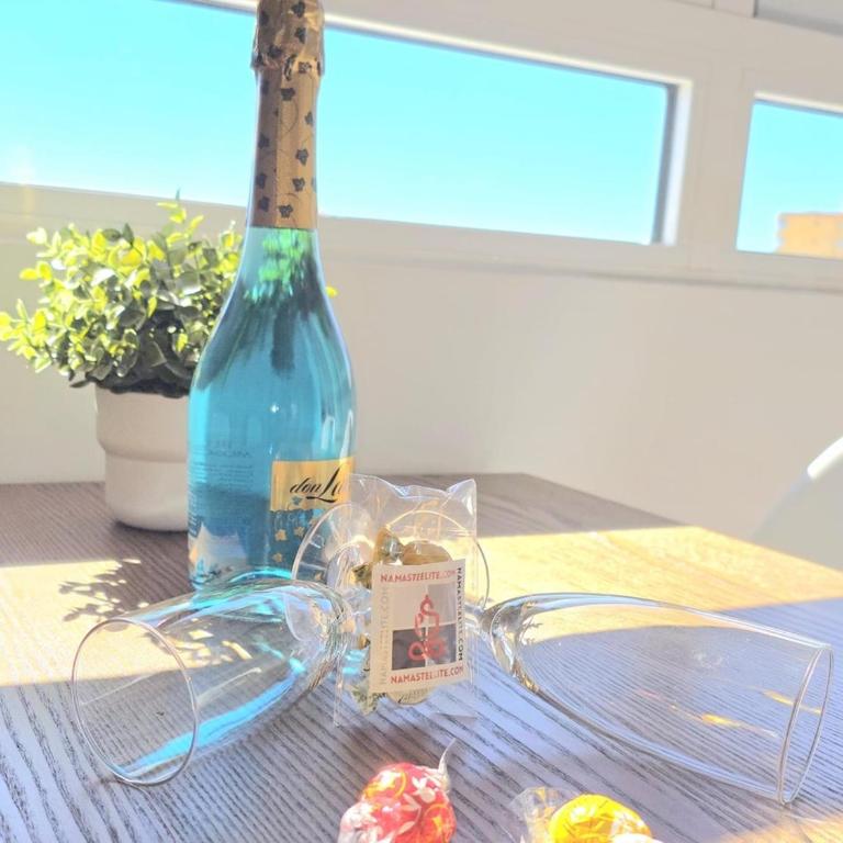 Salome Nogalera Sea View apartment 2 Bedroom City center walking distance to the beach and train station by NAMASTE ELITE - Apartamento de 2 dormitorios - 3