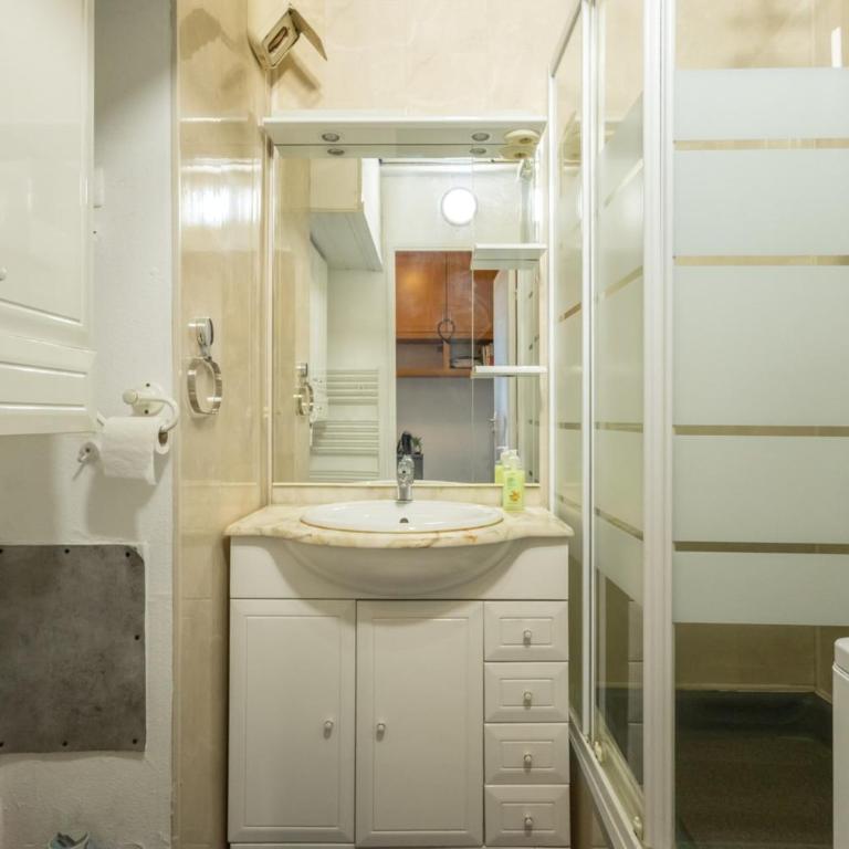 Studio climatisé - Garage privé - Plage à pied - Baie des anges - One-Bedroom Apartment - 17