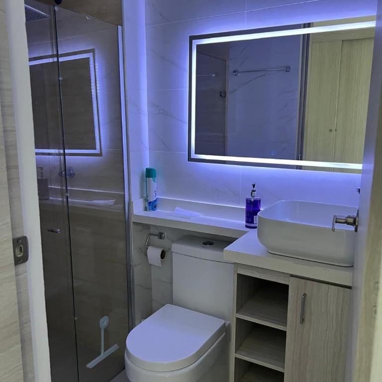 Spacious Flat with stunning Views Great Location - Apartment - 6