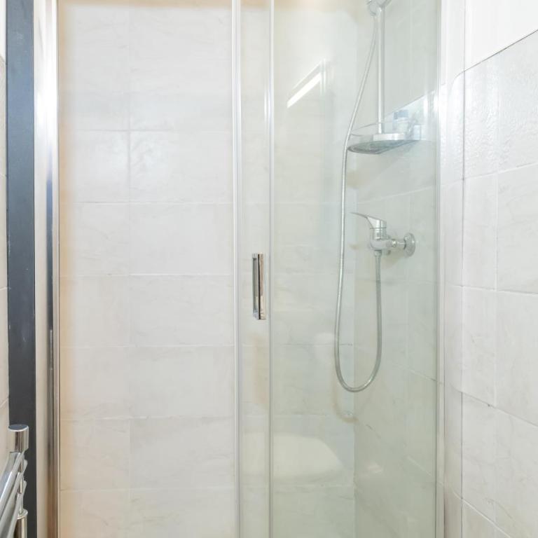 Volte Antiche & Comfort Moderno a Due Passi da Termini - Appartamento con 2 Camere da Letto - 33