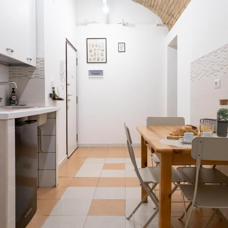 Volte Antiche & Comfort Moderno a Due Passi da Termini - Appartamento con 2 Camere da Letto - 35