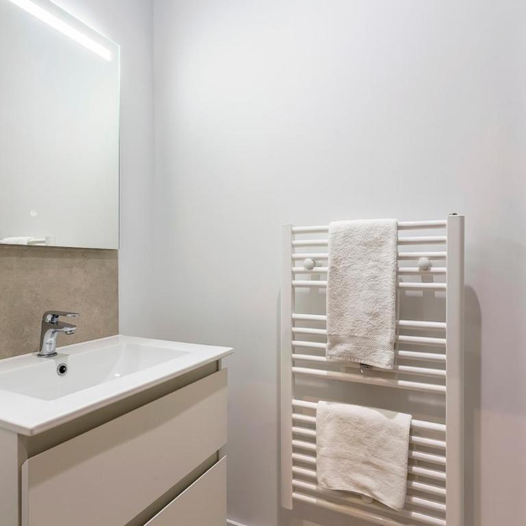 Exceptional Apartment - Terrace 2P Oullins - Appartement 1 Chambre - 3
