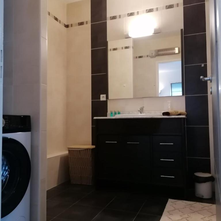 T2 Climatisé-Wifi-150m Plage - Apartment mit 2 Schlafzimmern - 12