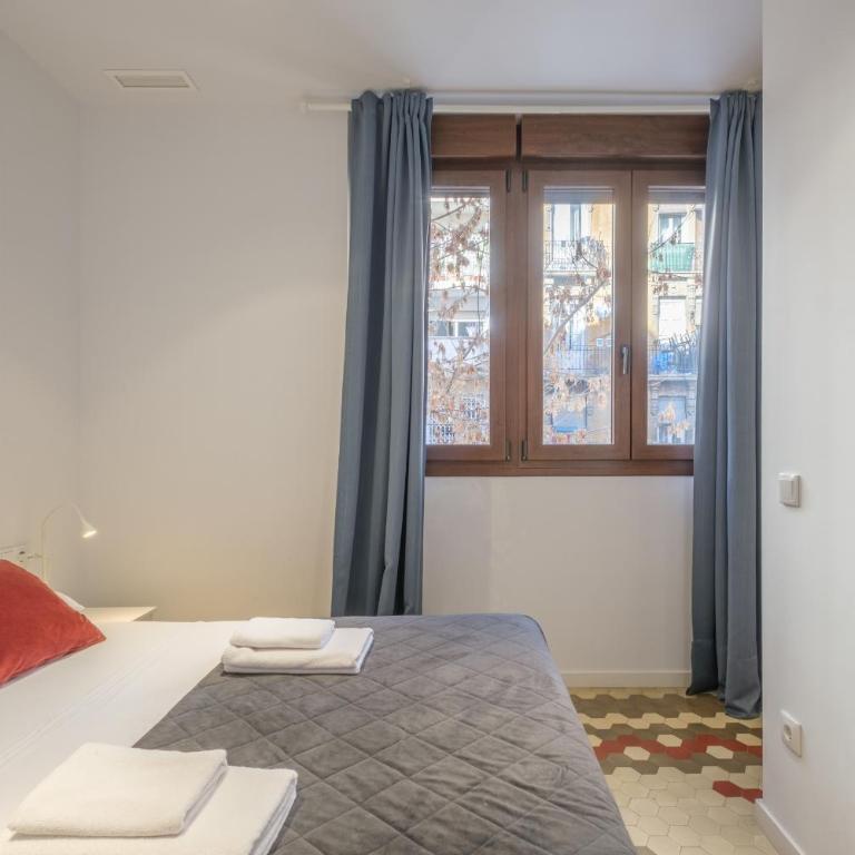 Apt with Antique Floor & lots of Sun Light - Deluxe Apartment - 11