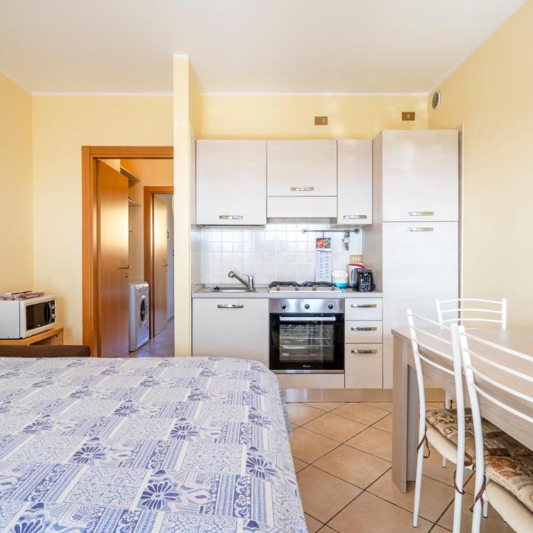 Desenzano-Sirmione - Lake 1 min - Pool, Parking, AC - Appartamento con 1 Camera da Letto e con Giardino - 33