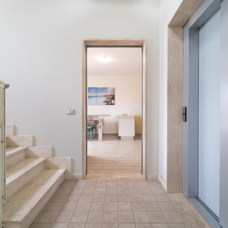 Appartamenti MD - Appartamento Loft con 1 Camera da Letto e Balcone - 9