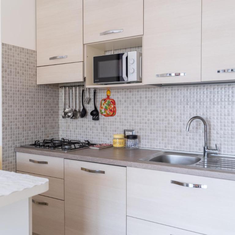 Appartamenti MD - Appartamento Loft con 1 Camera da Letto e Balcone - 4