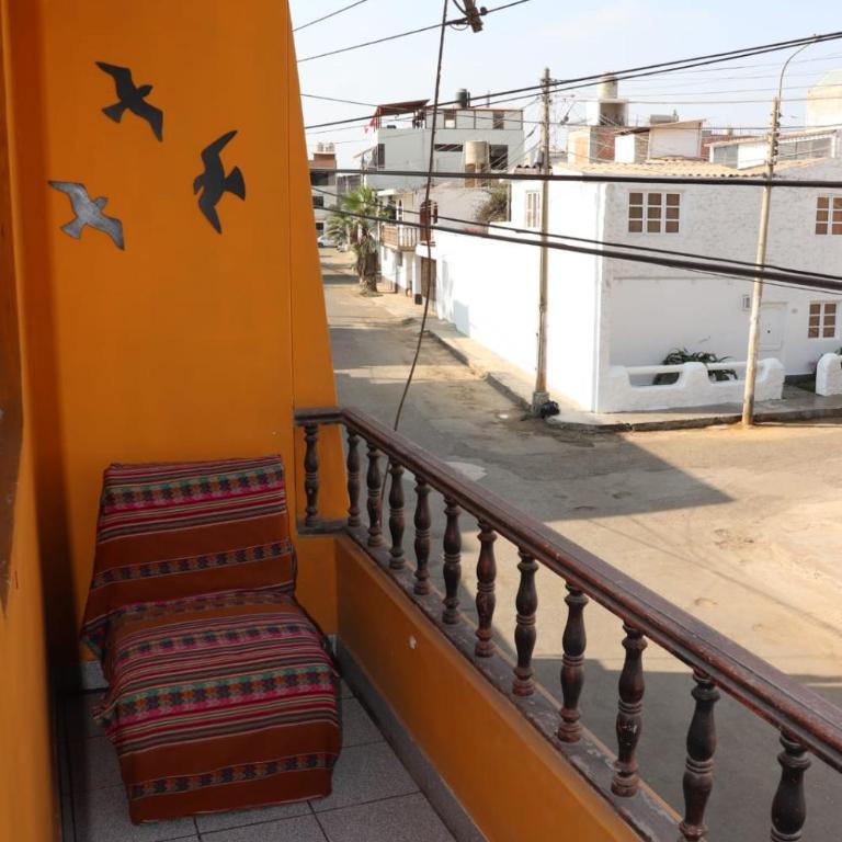 Yellow Surf House - Habitación Doble con balcón - 4
