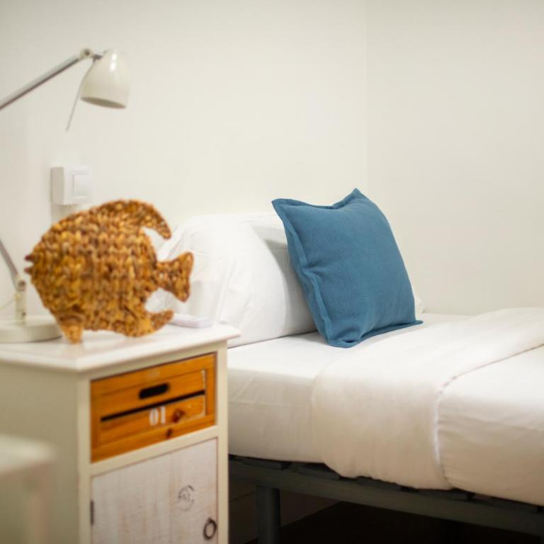 You Stylish Eixample Apartments - Three-Bedroom Apartment with Balcony - 7